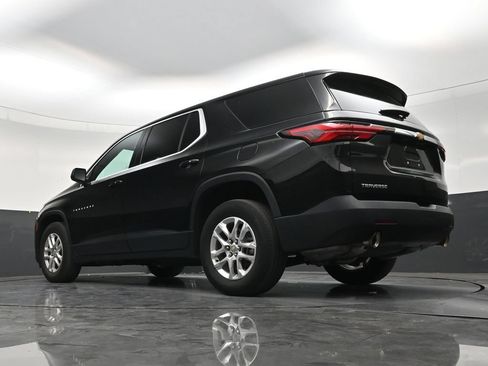 Used 2023 Chevrolet Traverse LS FWD image 22