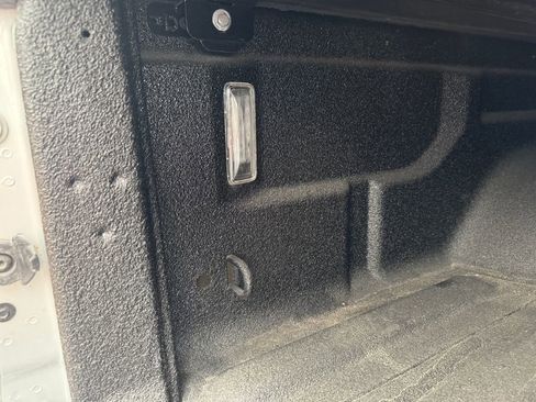 Used 2022 Jeep Gladiator Willys AWD/4WD image 10