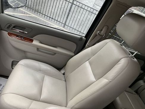 Used 2011 Chevrolet Tahoe LTZ AWD/4WD image 30