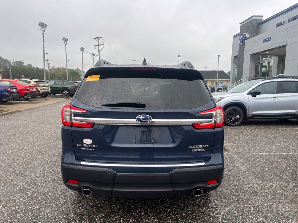 Used 2025 Subaru Ascent Touring AWD/4WD image 5