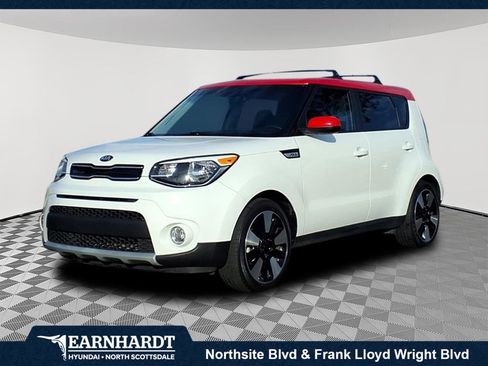 Used 2019 Kia Soul + image 1