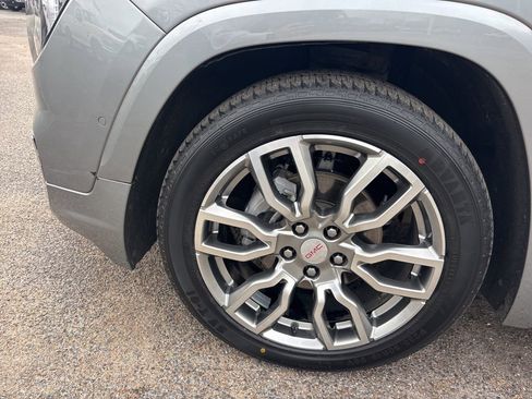 Used 2024 GMC Terrain Denali w/ Denali Premium Package image 10