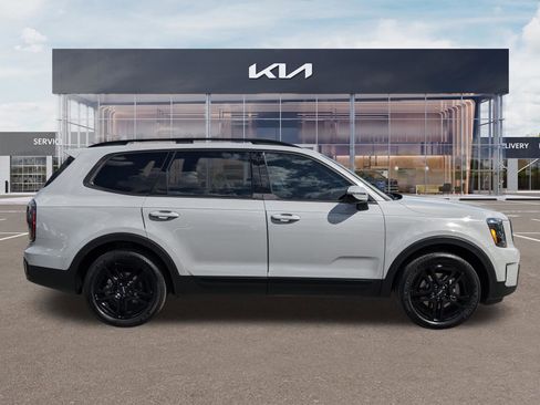 Certified 2024 Kia Telluride SX X-Line image 3