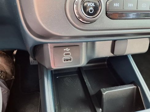 Used 2025 Ford Maverick XL w/ Equipment Group 102A AWD/4WD image 11