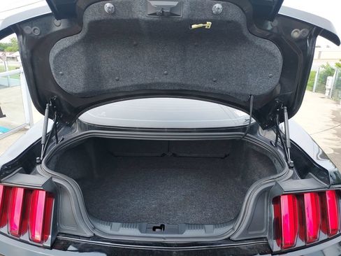 Used 2015 Ford Mustang Coupe w/ Equipment Group 051A RWD image 28