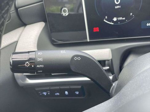 Used 2025 Hyundai Santa Cruz Limited AWD/4WD image 23
