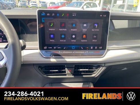 New 2025 Volkswagen Tiguan SE image 34