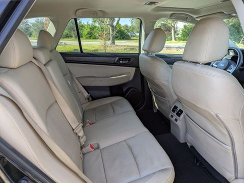 Used 2017 Subaru Outback 2.5i Limited AWD/4WD image 15