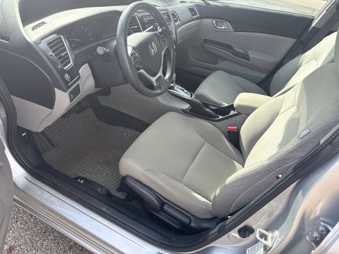Used 2013 Honda Civic LX image 9