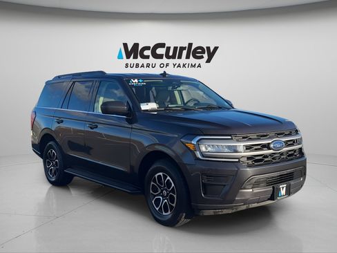Used 2024 Ford Expedition XLT AWD/4WD image 7
