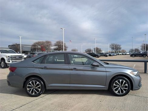 Used 2024 Volkswagen Jetta S image 3