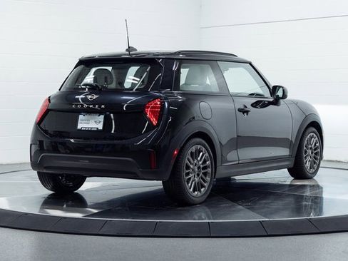 Certified 2025 MINI Cooper 2-Door Hardtop image 10