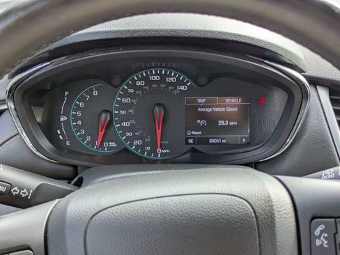 Used 2020 Chevrolet Trax LT w/ LT Convenience Package FWD image 25