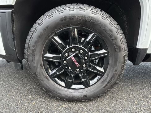 New 2026 GMC Sierra 2500 AT4 w/ AT4 Premium Plus Package image 12