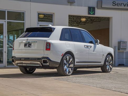 New 2026 Rolls-Royce Cullinan image 10