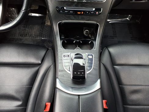 Used 2019 Mercedes-Benz GLC 350e 4MATIC image 19