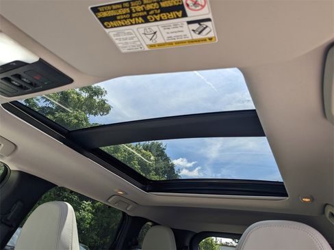 New 2025 Mitsubishi Outlander SEL image 21