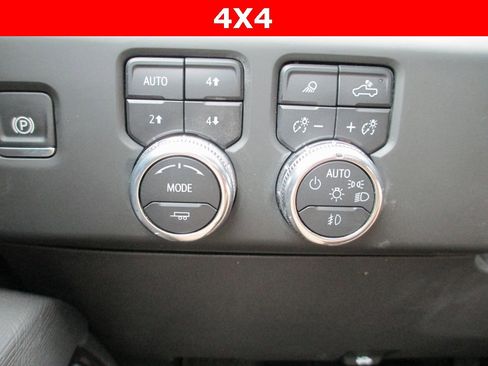 Certified 2025 GMC Sierra 1500 AT4X image 30