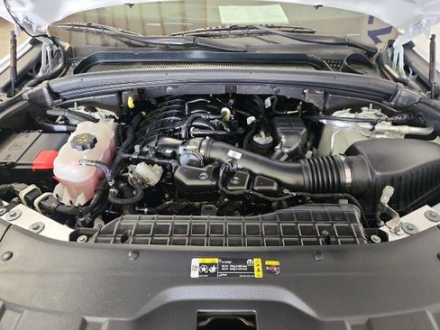 Used 2023 Jeep Grand Cherokee L Laredo image 6