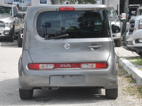 Used 2010 Nissan Cube 1.8 SL w/ Interior Designer Pkg FWD image 6