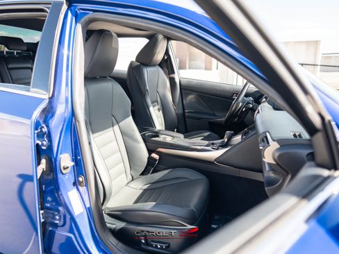 Used 2018 Lexus IS 300 AWD image 16