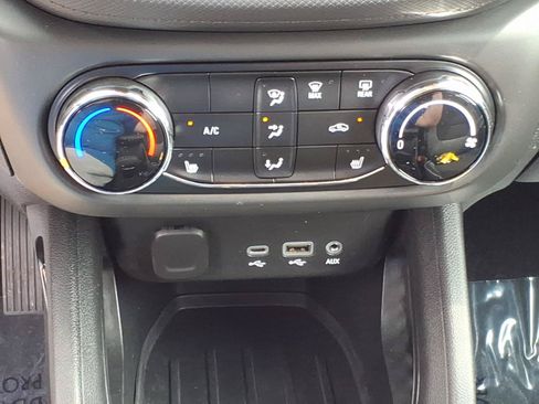 Used 2022 Chevrolet TrailBlazer LT AWD/4WD image 19