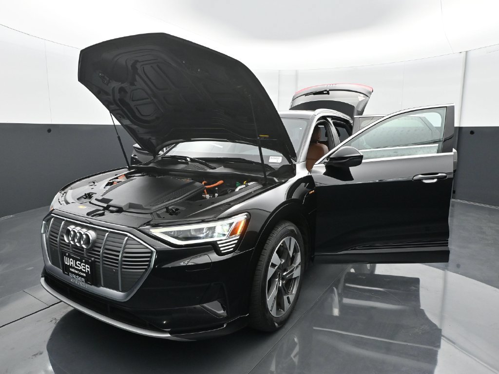 Used 2023 Audi e-tron Premium AWD/4WD image 28