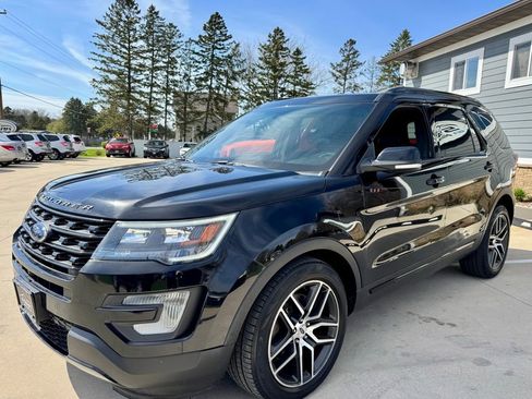 Used 2017 Ford Explorer Sport w/ Equipment Group 401A AWD/4WD image 3