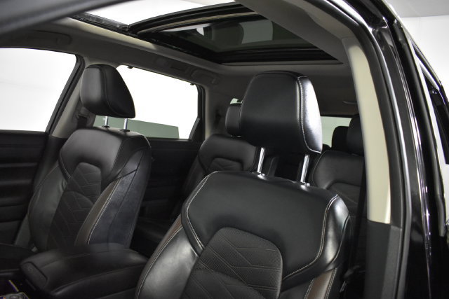 Certified 2024 Nissan Pathfinder Platinum AWD/4WD image 10