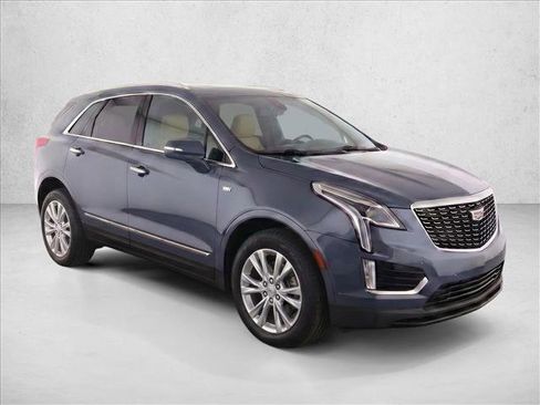 Used 2021 Cadillac XT5 Luxury w/ LPO, Floor Liner Package FWD image 3