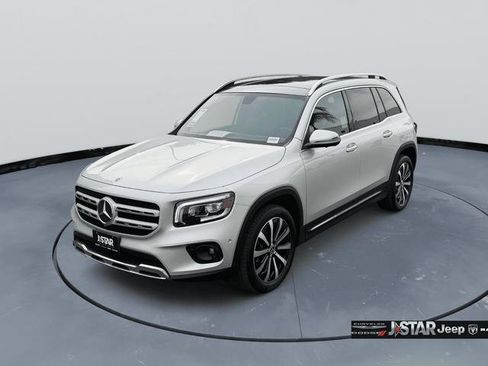 Used 2022 Mercedes-Benz GLB 250 4MATIC w/ Premium Package Lite image 1
