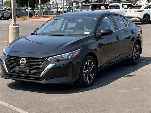 Used 2025 Nissan Sentra SV FWD image 3