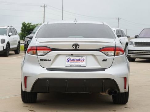 Used 2024 Toyota Corolla SE FWD image 8