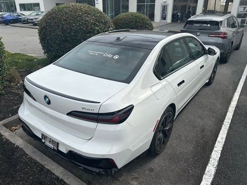 Used 2025 BMW 760i xDrive w/ Executive Package image 17