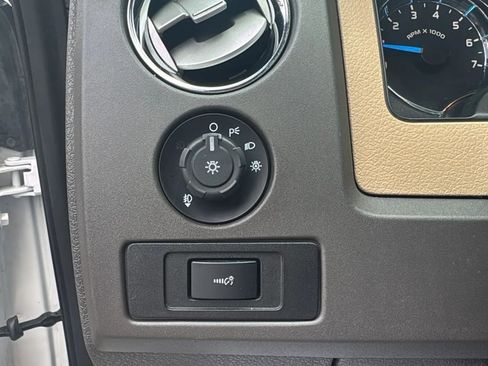 Used 2013 Ford F150 XLT w/ XLT Chrome Pkg RWD image 12