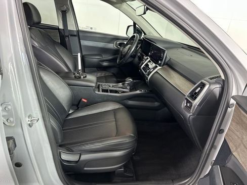 Used 2023 Kia Sorento S image 28