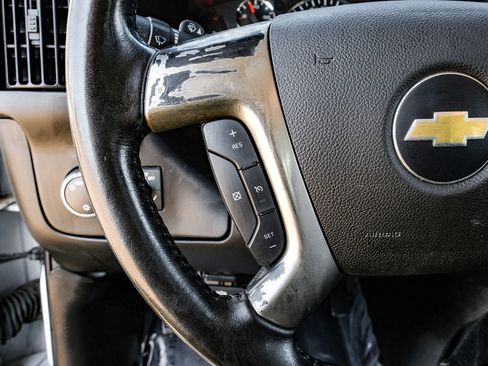 Used 2019 Chevrolet Express 2500 w/ Driver Convenience Package image 15