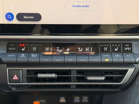 Used 2025 Toyota Camry XLE w/ Premium Package image 16