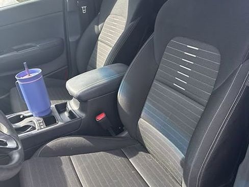 Used 2018 Kia Sportage LX image 7