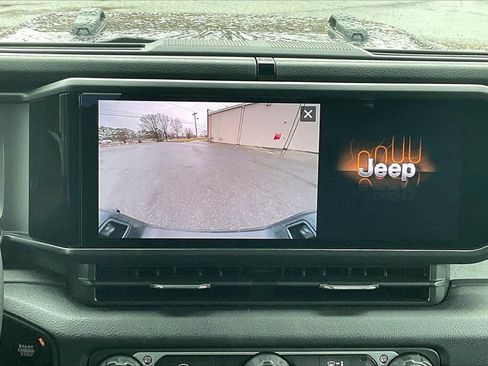 New 2025 Jeep Gladiator Sport image 13