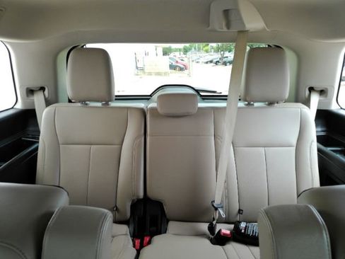 Used 2024 Ford Expedition XLT AWD/4WD image 35