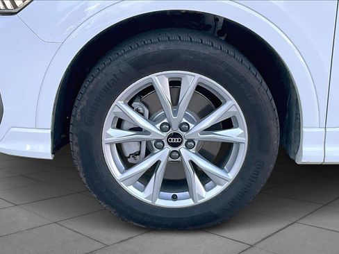 Certified 2025 Audi Q3 2.0T Premium w/ Convenience Package image 10