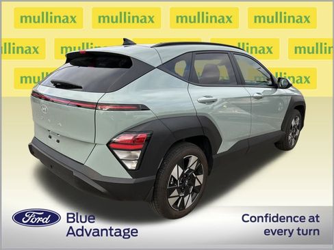 Used 2025 Hyundai Kona SEL image 2