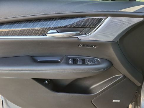 Used 2023 Cadillac XT6 Premium Luxury w/ Technology Package image 23