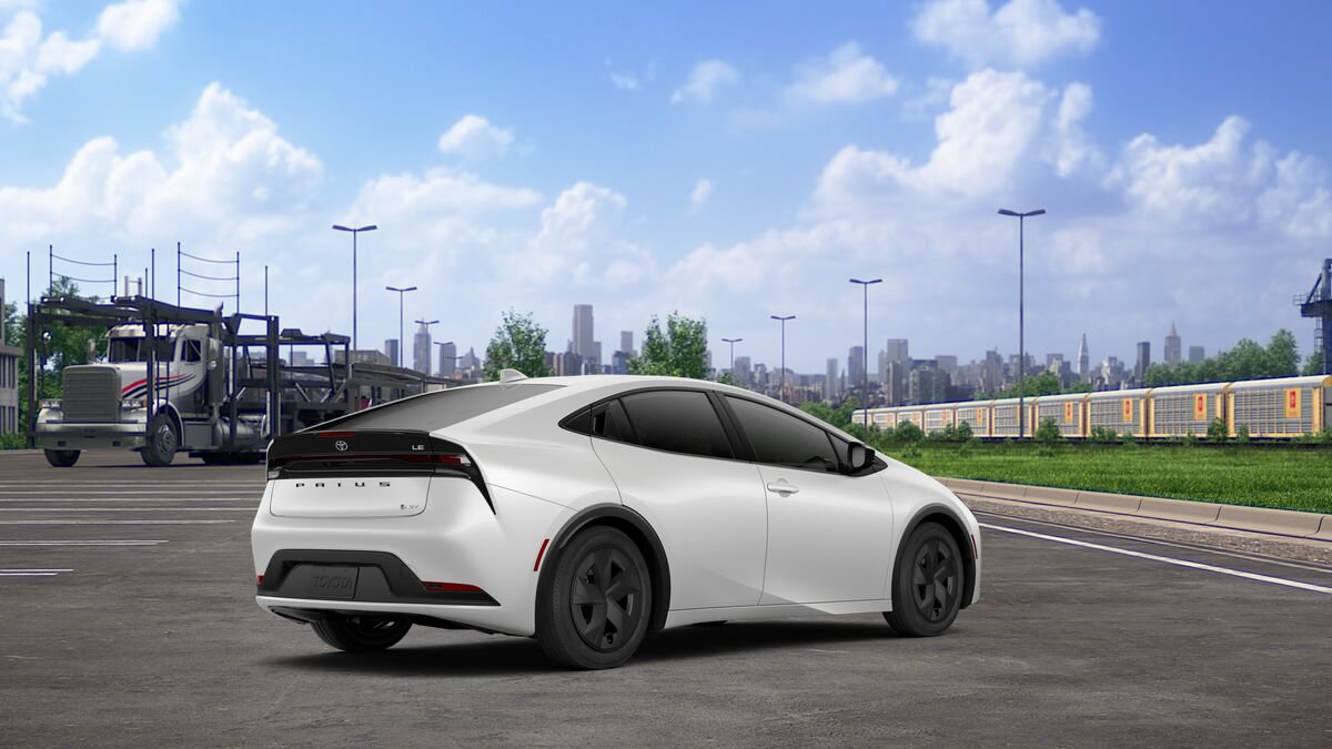 New 2027 Toyota Prius LE FWD image 10