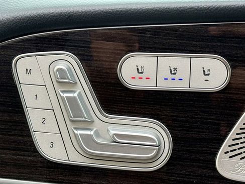 Used 2022 Mercedes-Benz GLS 450 4MATIC image 22