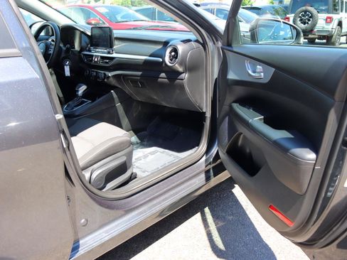Used 2023 Kia Forte LXS FWD image 15