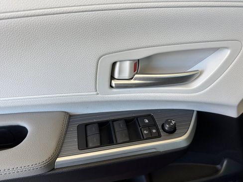 New 2026 Toyota Sienna XLE image 10