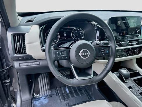 Certified 2024 Nissan Pathfinder SL w/ SL Premium Package FWD image 8