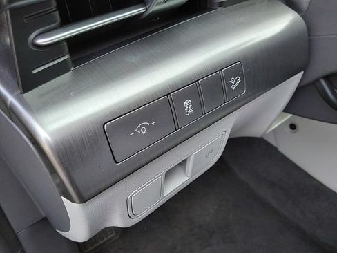 Used 2025 Hyundai Kona SEL AWD/4WD image 17